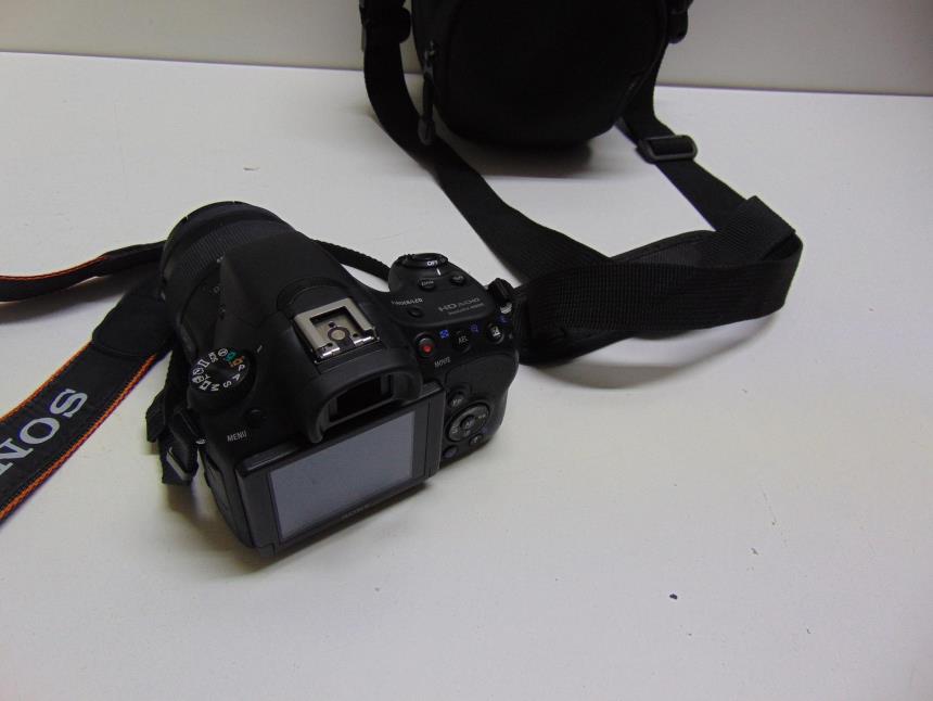CAMARA REFLEX DIGITAL CON FUNDA