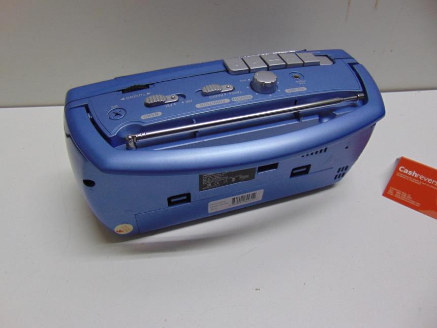 RADIO CASSETTE
