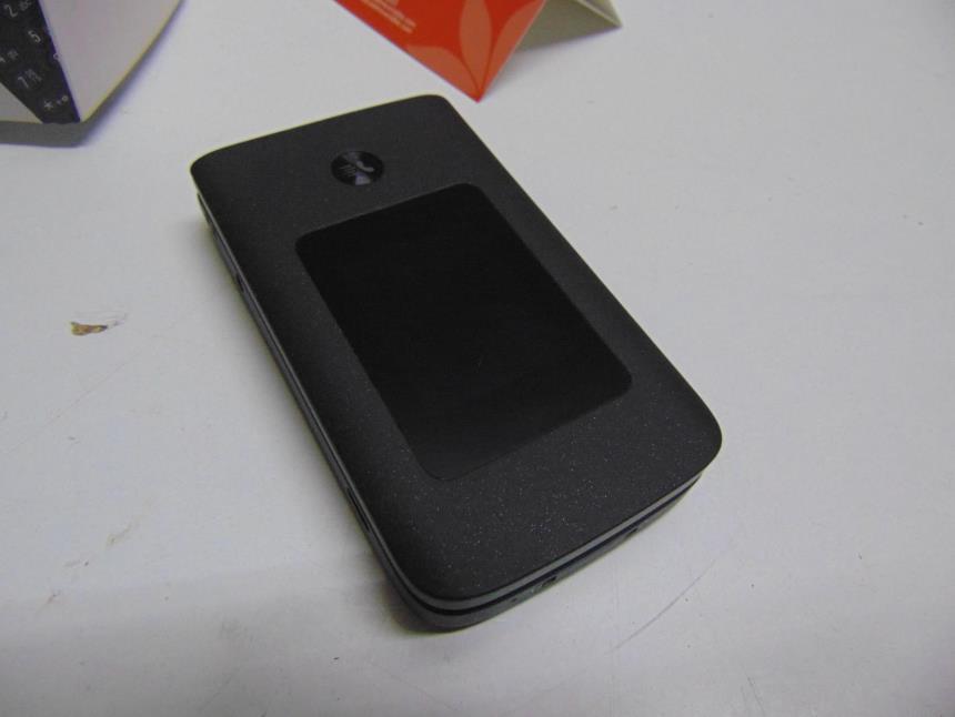 TCL 4043 CON CAJA**