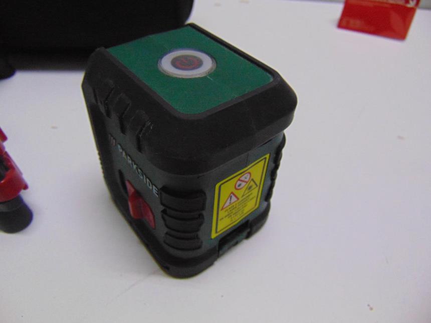 NILVEL LASER PARKSIDE CON FUNDA Y TRIPODE