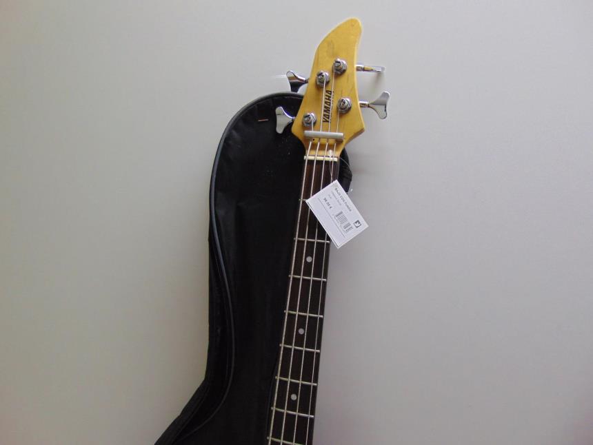 BAJO CON FUNDA
