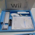 WII CON MANDOS Y CAJA SEMINUEVA
