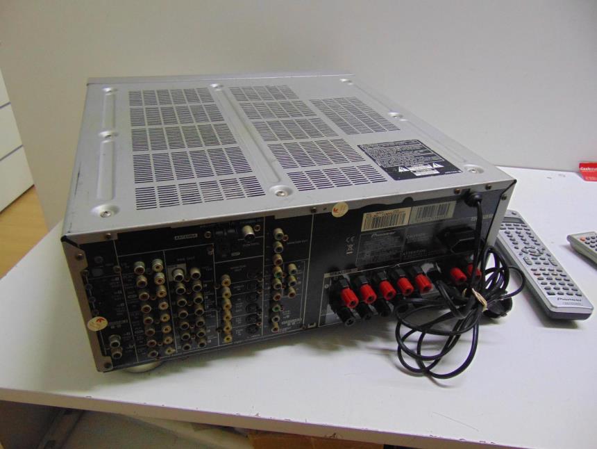 AMPLIFICADOR CON MANDO
