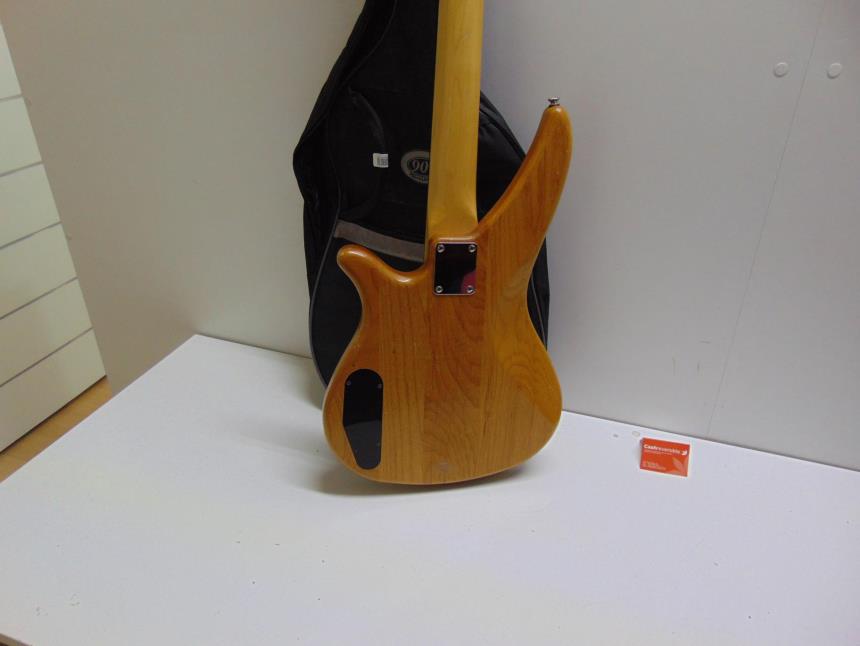 BAJO CON FUNDA